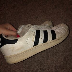 CLASSIC ADIDAS SUPERSTARS